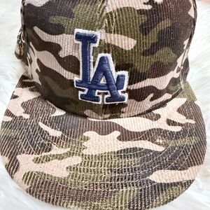 New Era Black 59FIFTY Fitted Hat 7 1/8